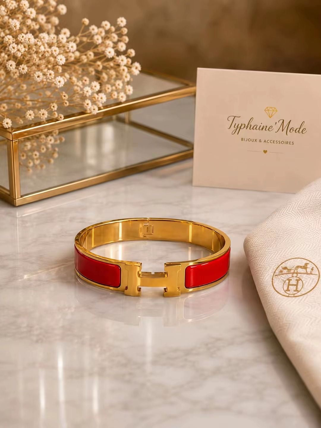 Bracelet Doré Rigide Rouge Élégant ✨