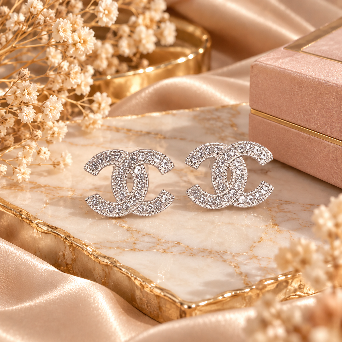 Boucles d’Oreilles Argentées à Motif Entrelacé ✨