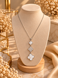 Collier Argenté à Double Pendentif Trèfles Blancs & Cristal ✨