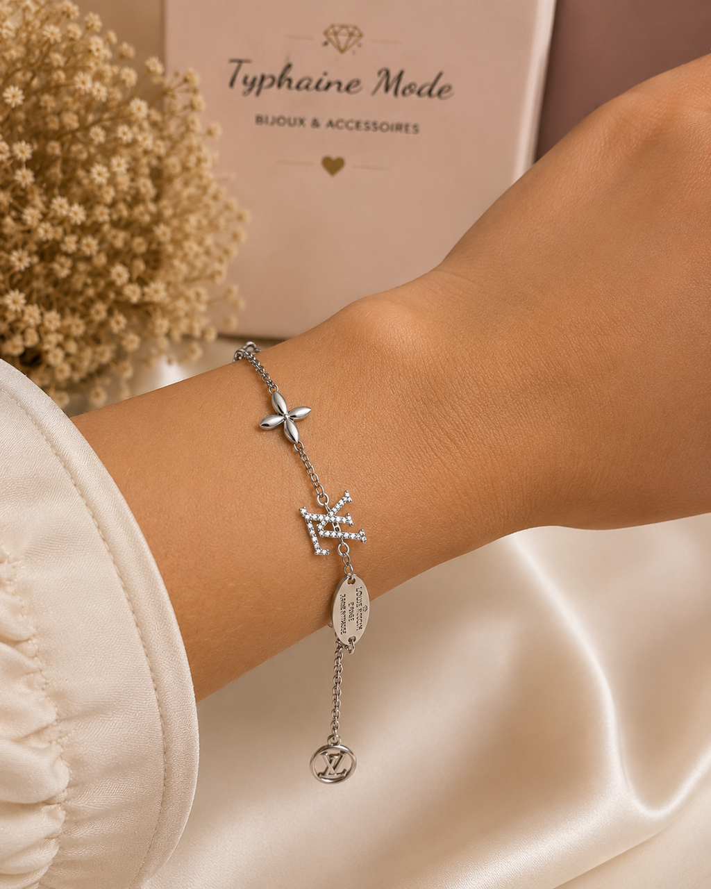 Bracelet Argenté à Pendentifs Fleuris✨