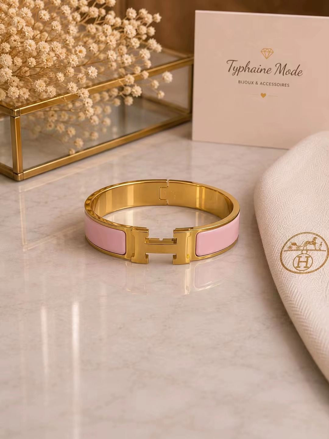 Bracelet Doré Rigide Rose Élégant ✨